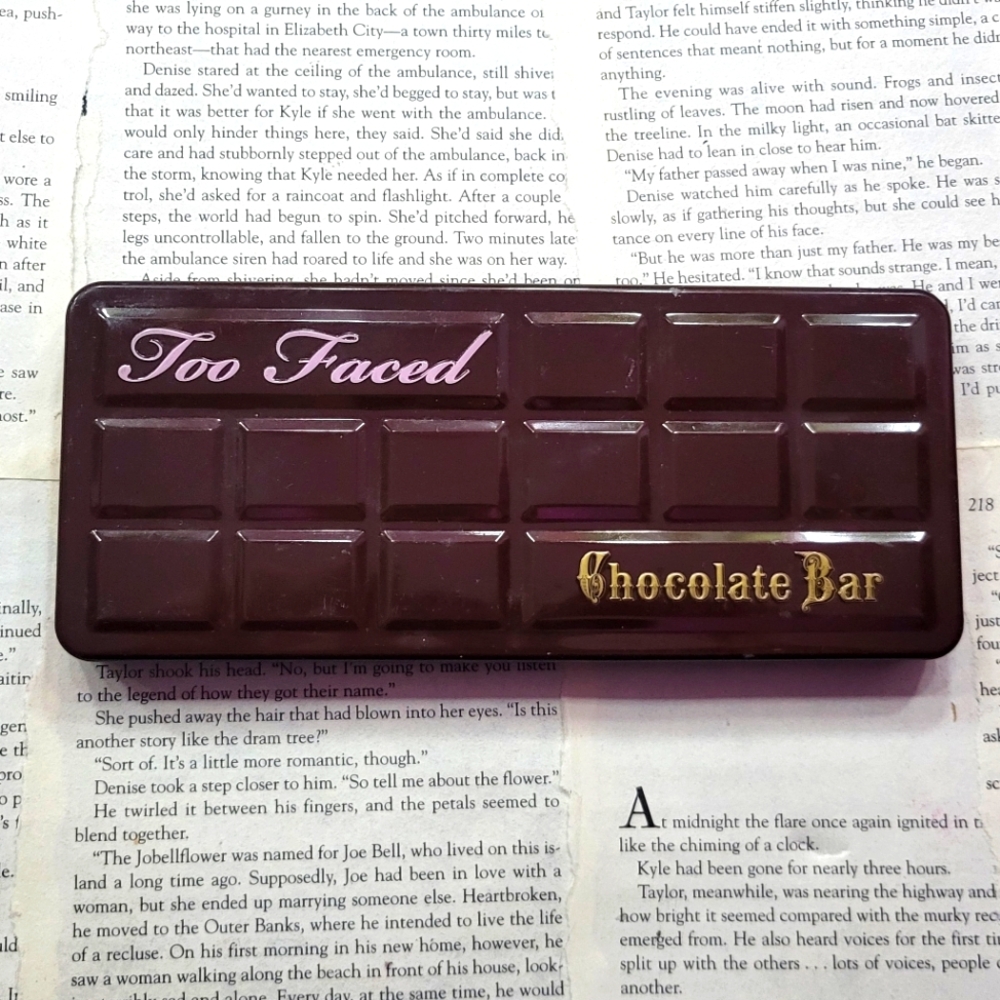 Too Faced Chocolate Bar eyeshadow palette